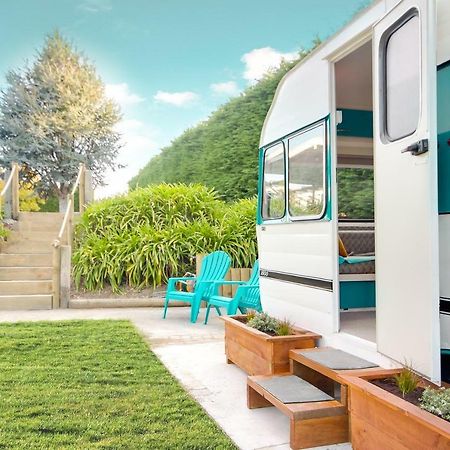 MountViews Glamping- retro caravan getaway Hotel Taupomeer Buitenkant foto