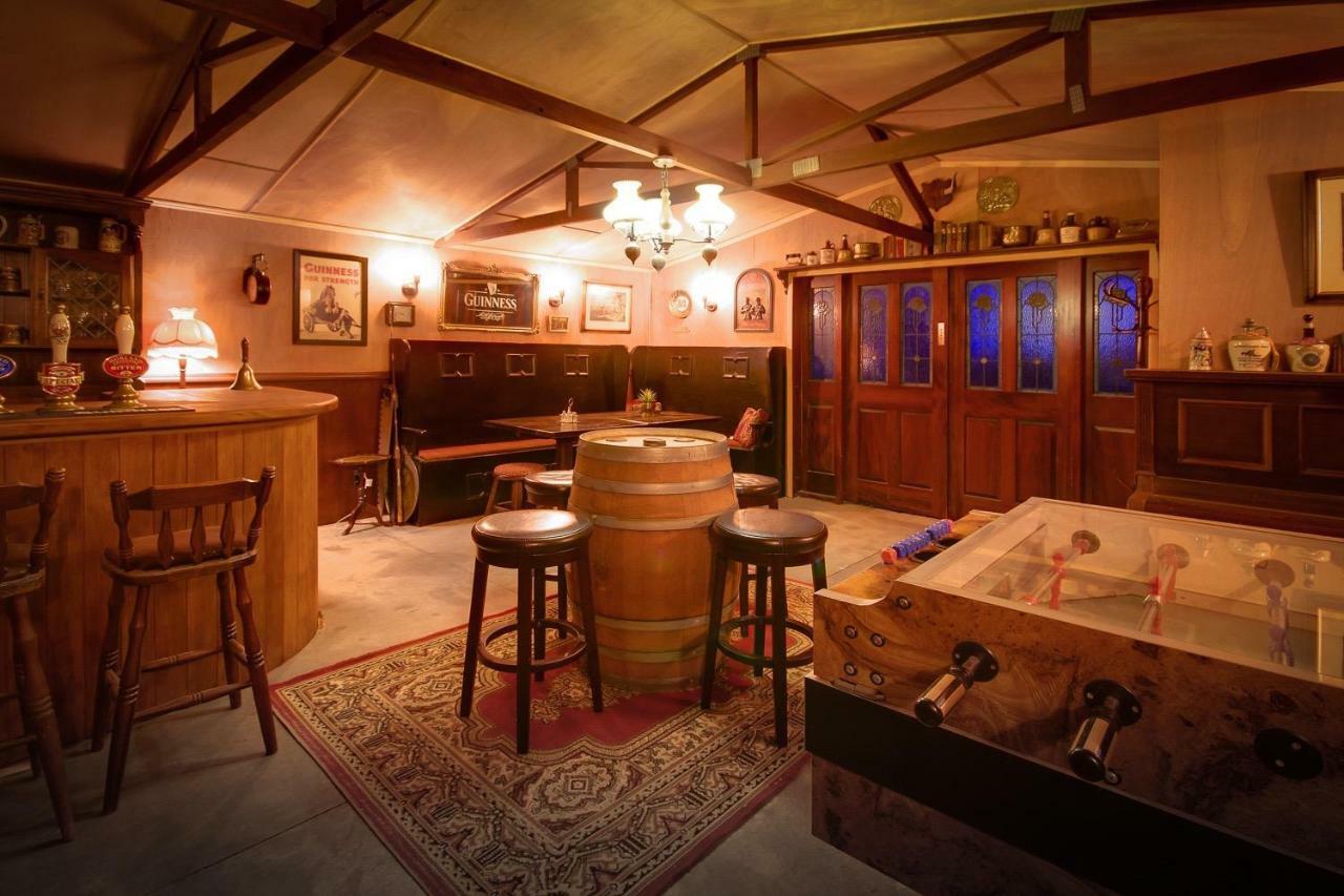 MountViews Glamping- retro caravan getaway Hotel Taupomeer Buitenkant foto