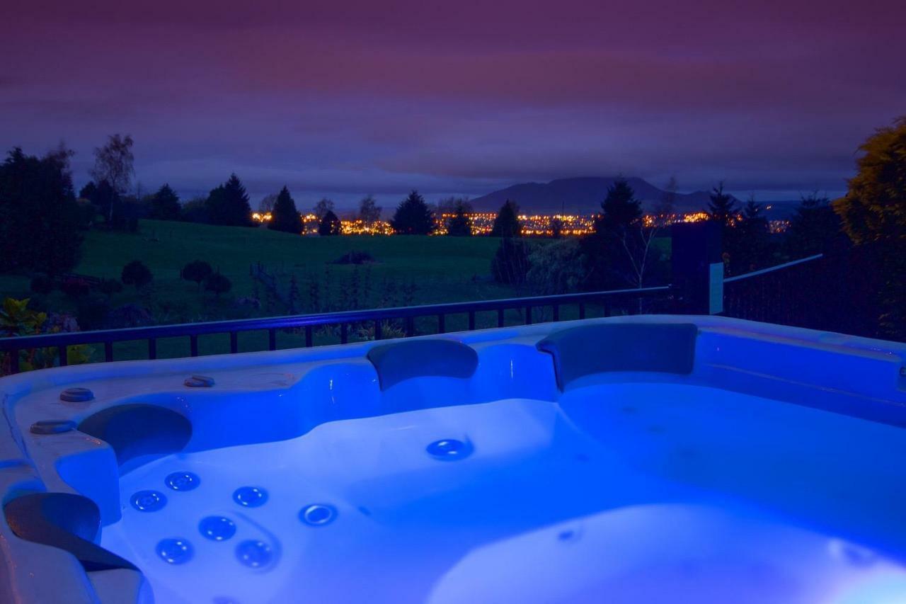 MountViews Glamping- retro caravan getaway Hotel Taupomeer Buitenkant foto