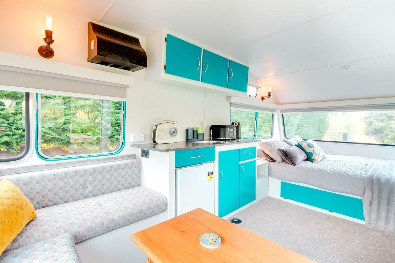 MountViews Glamping- retro caravan getaway Hotel Taupomeer Buitenkant foto